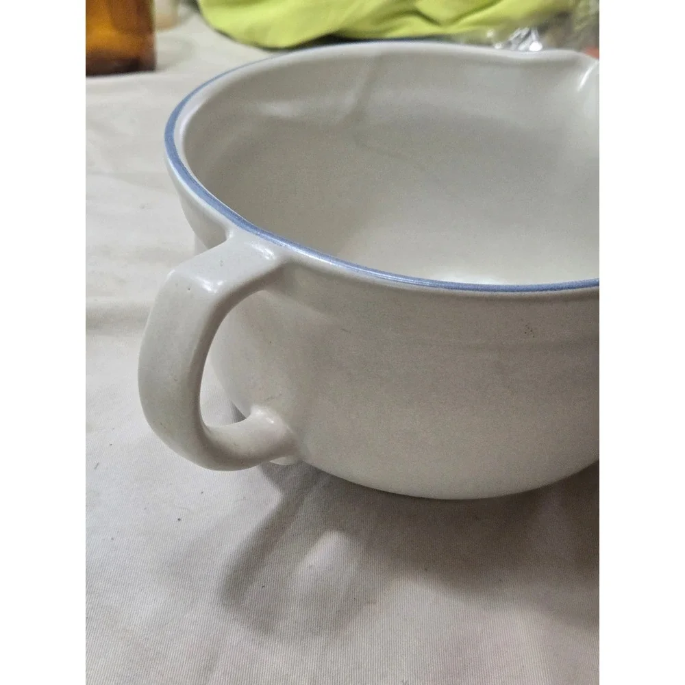 Pfaltzgraff Yorktowne 2 Quart Batter Bowl with Spout and Handle Vintage Blue 464